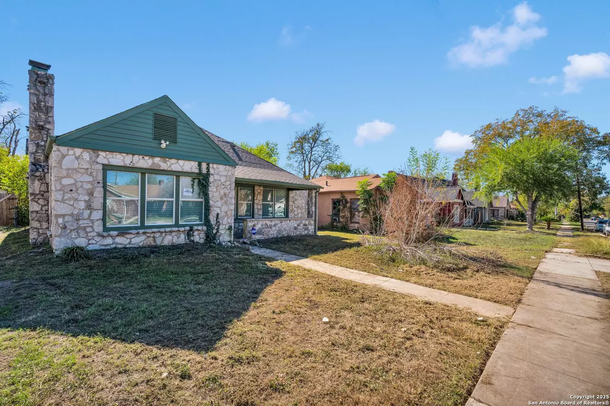 San Antonio, TX 78210,438 Vanderbilt