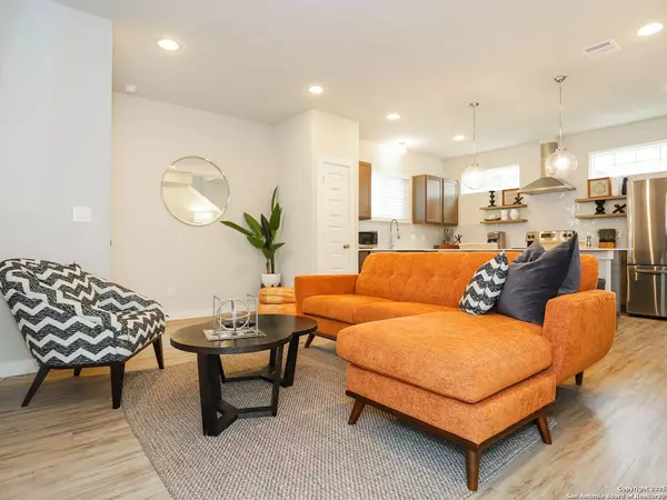 San Antonio, TX 78209,230 Lucas UNIT 102