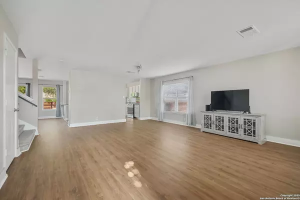 Seguin, TX 78155,3422 quintana