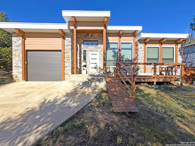 1151 Eastview, Canyon Lake, TX 78133