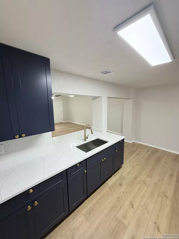 Universal City, TX 78148,101 Young