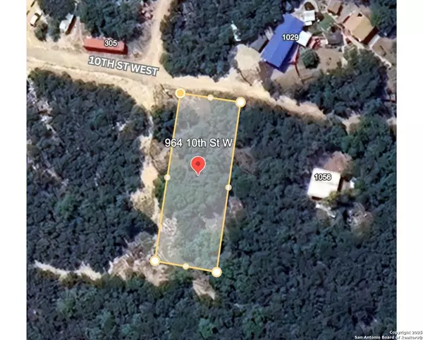 964 10th, Lakehills, TX 78063