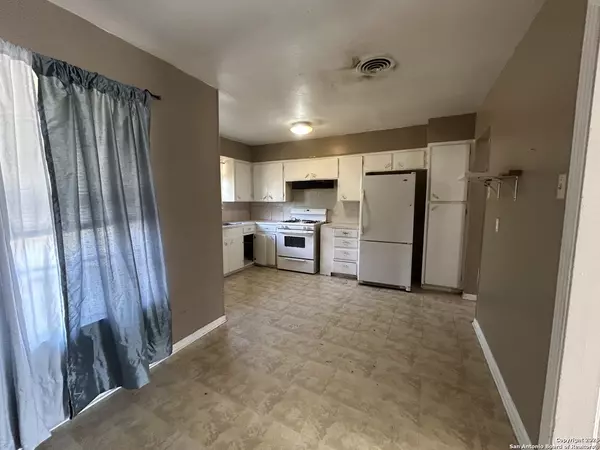 San Antonio, TX 78216,447 rampart