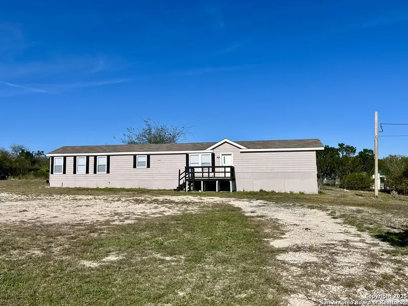 18707 County Road 5736, Castroville, TX 78009