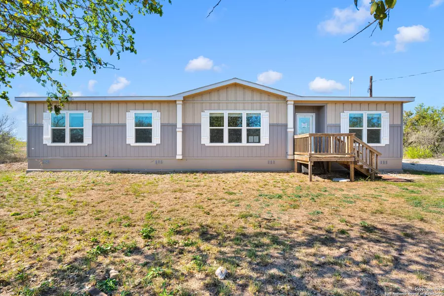 228 County Road 4647, Hondo, TX 78861