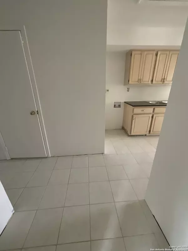 San Antonio, TX 78201,1218 Gardina UNIT 1218