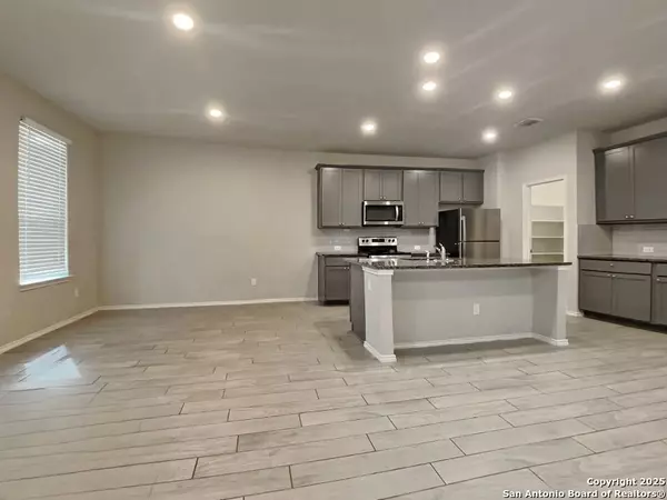 Converse, TX 78109,4310 Brigade