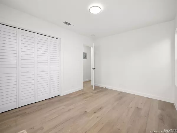 San Antonio, TX 78224,1223 W Mally