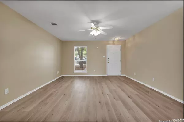 San Antonio, TX 78252,7534 Omega Vale