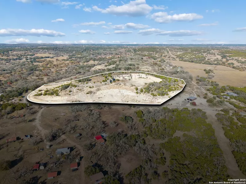 944 Metzger, Fredericksburg, TX 78624