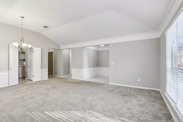 San Antonio, TX 78240,10462 Trailway Oak