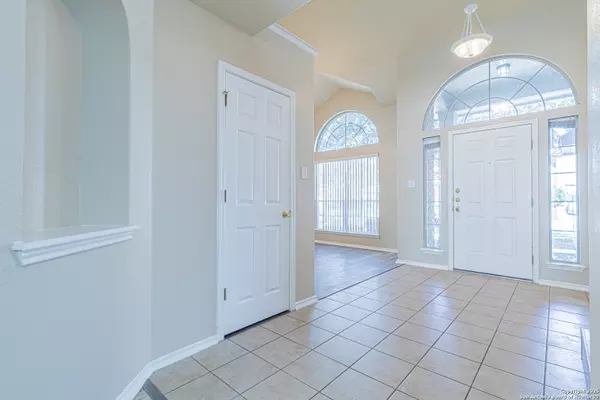 Converse, TX 78109,9518 Anderson Way