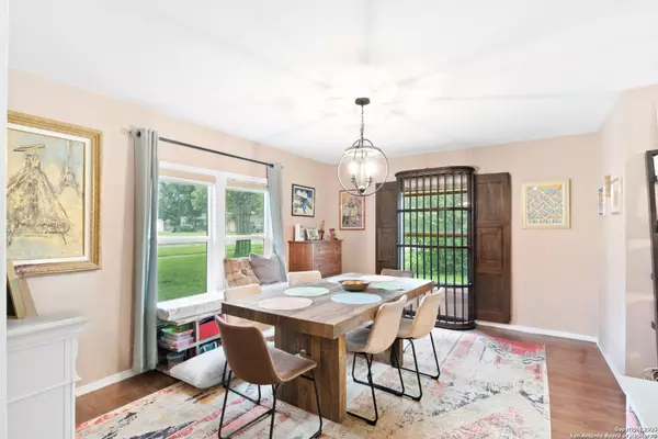 Uvalde, TX 78801,817 Laurel