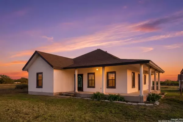 113 Private Road 6744, Natalia, TX 78059