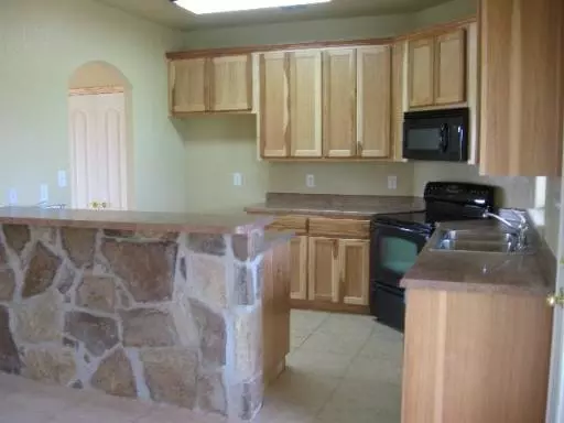 La Vernia, TX 78121-,105 OAK HOLLOW DR