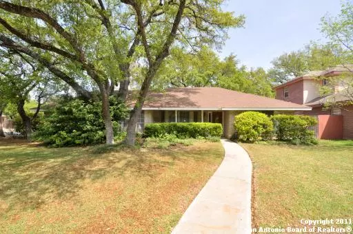 11210 CRESTPARK DR, San Antonio, TX 78213-1302