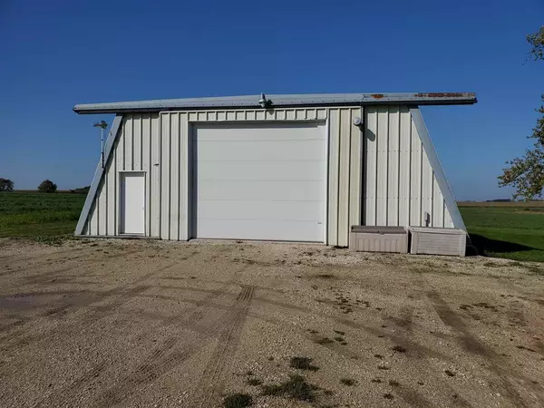 20665 Lincoln RD, West Union, IA 52175