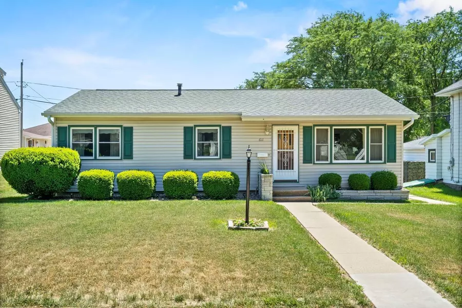 611 6th Ave SE, Dyersville, IA 52040