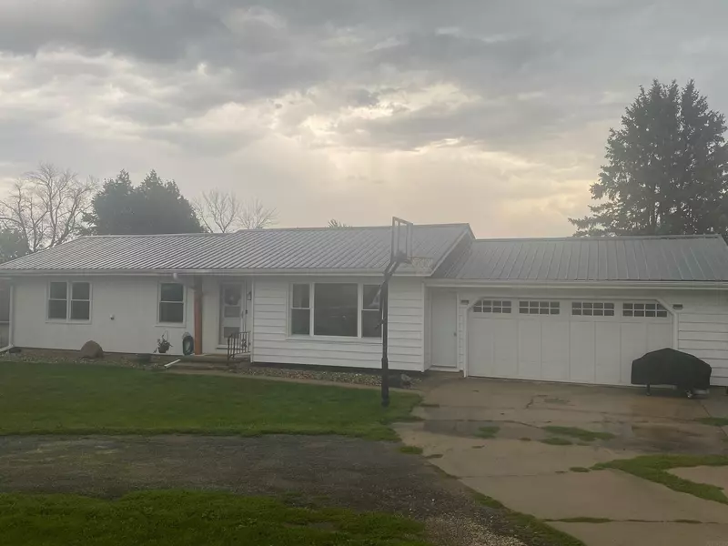 418 East ST, Gladbrook, IA 50635