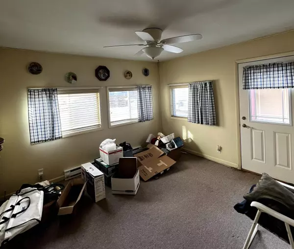 Oelwein, IA 50662,433 7th Ave SE