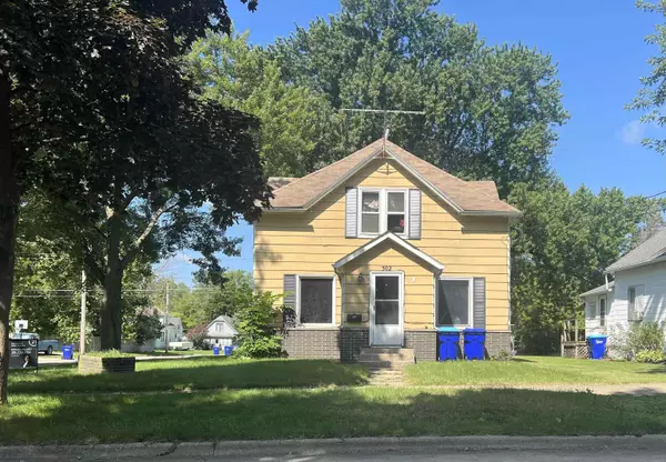 302 3rd Ave NW, Oelwein, IA 50662