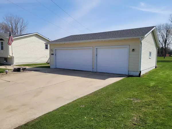 Oelwein, IA 50662,115 12th Ave. NE