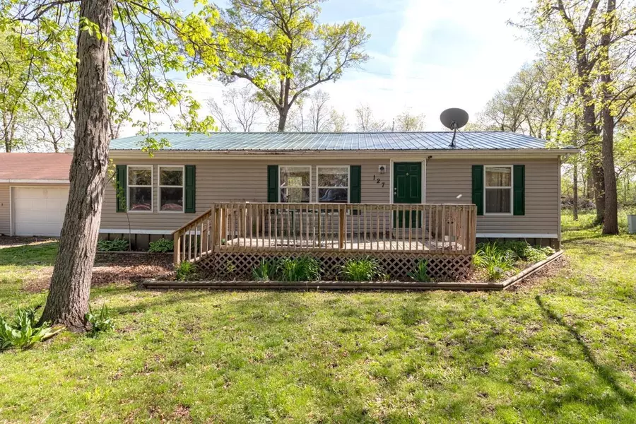 127 OAK DR, Dunkerton, IA 50626