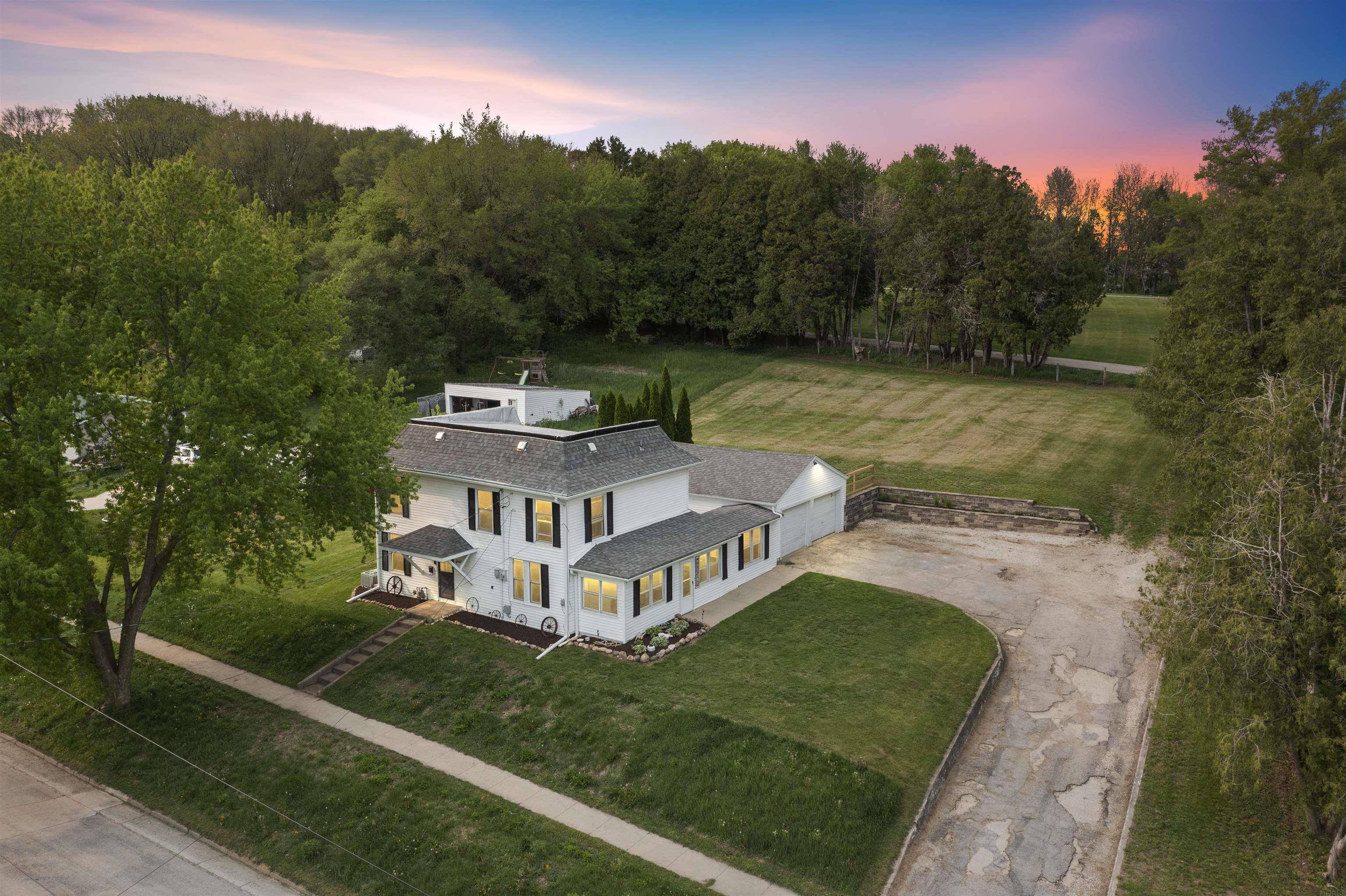 307 E Mission ST, Strawberry Point, IA 52076
