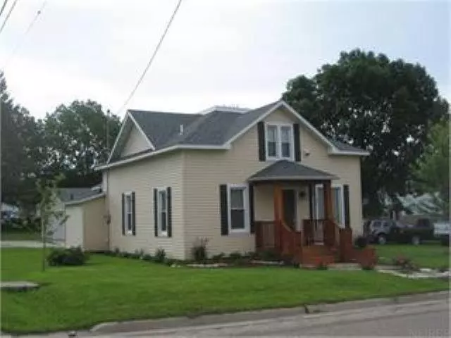 102 N Charles ST, Calmar, IA 52132