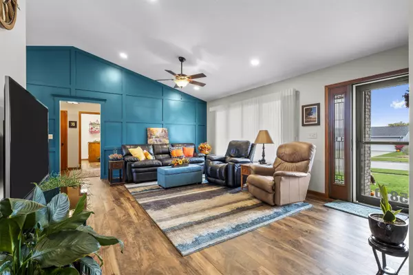 Waterloo, IA 50701,5810 Applewood DR