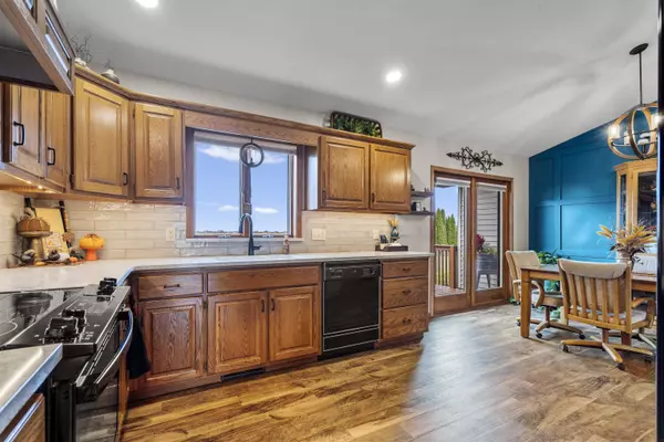 Waterloo, IA 50701,5810 Applewood DR