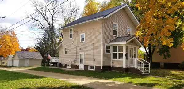 311 E 2nd Street, Cresco, IA 52136