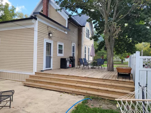 Oelwein, IA 50662,708 1st Ave SW