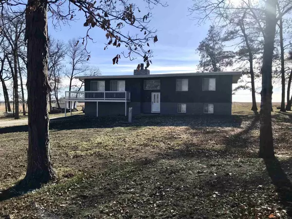 1792 210th ST, New Hampton, IA 50659