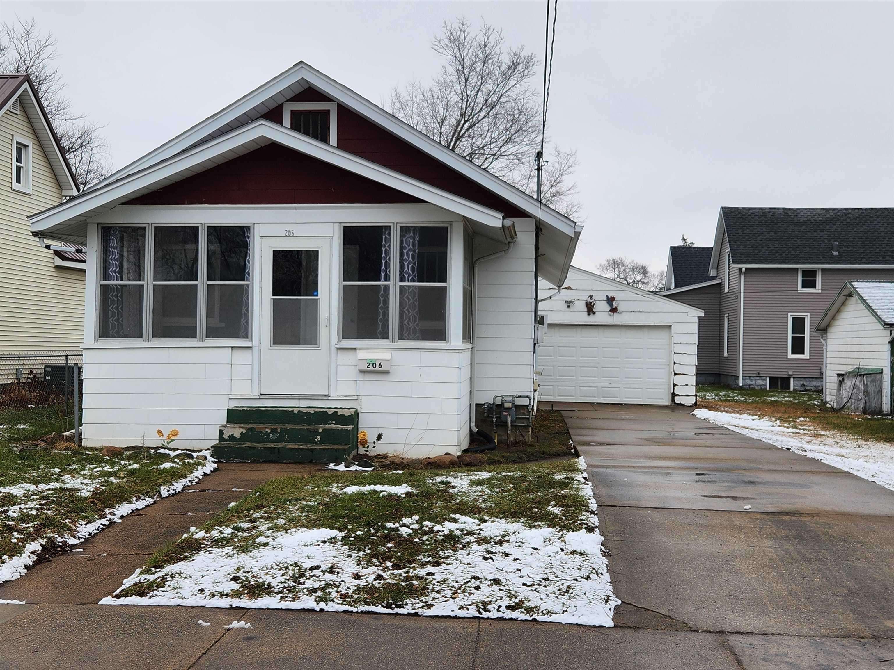 206 State Street, Waterloo, IA 50703