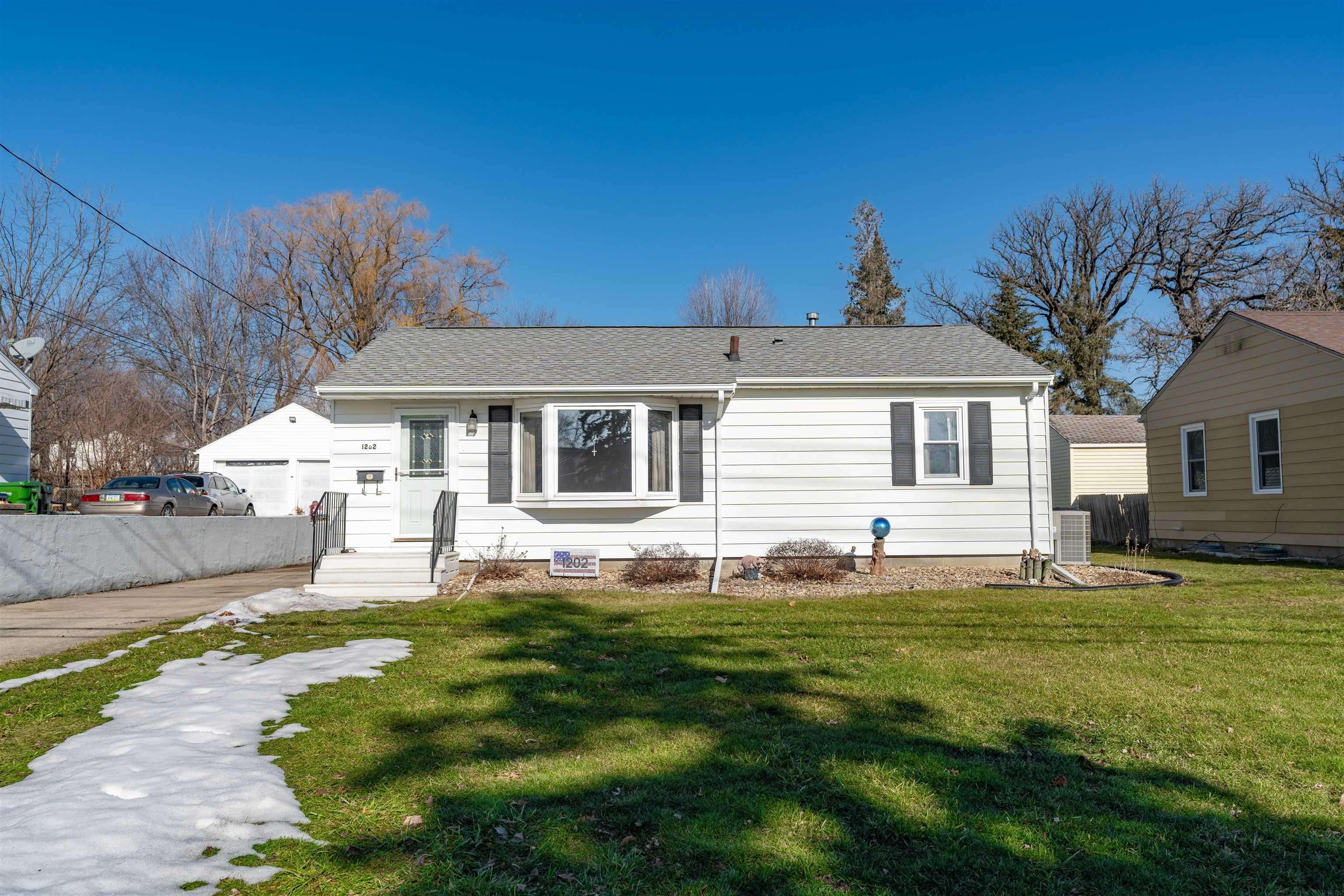 1202 Upton AVE, Waterloo, IA 50701
