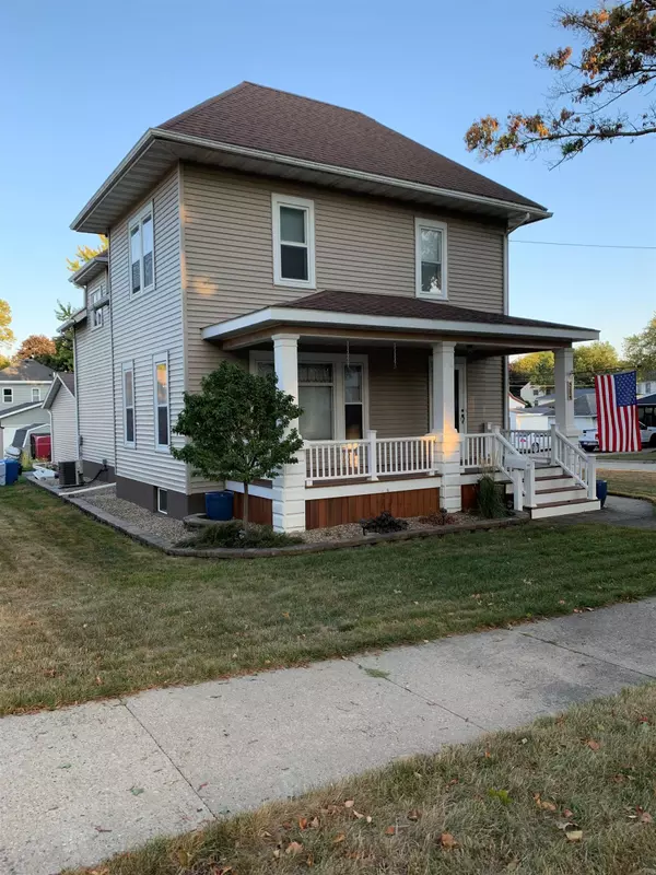 254 S Locust AVE, New Hampton, IA 50659