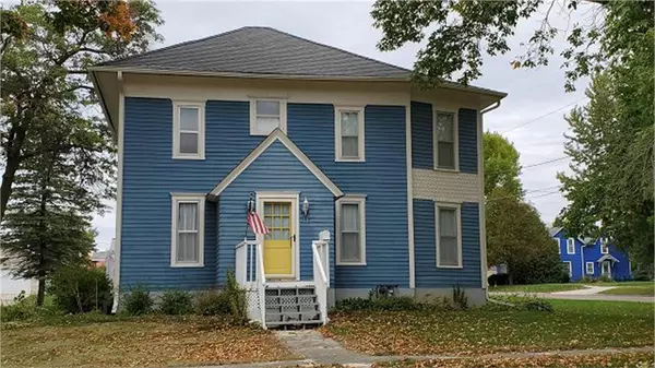 102 W 7th ST, Sumner, IA 50674