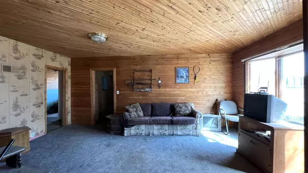 New Hampton, IA 50659,10069 100TH ST