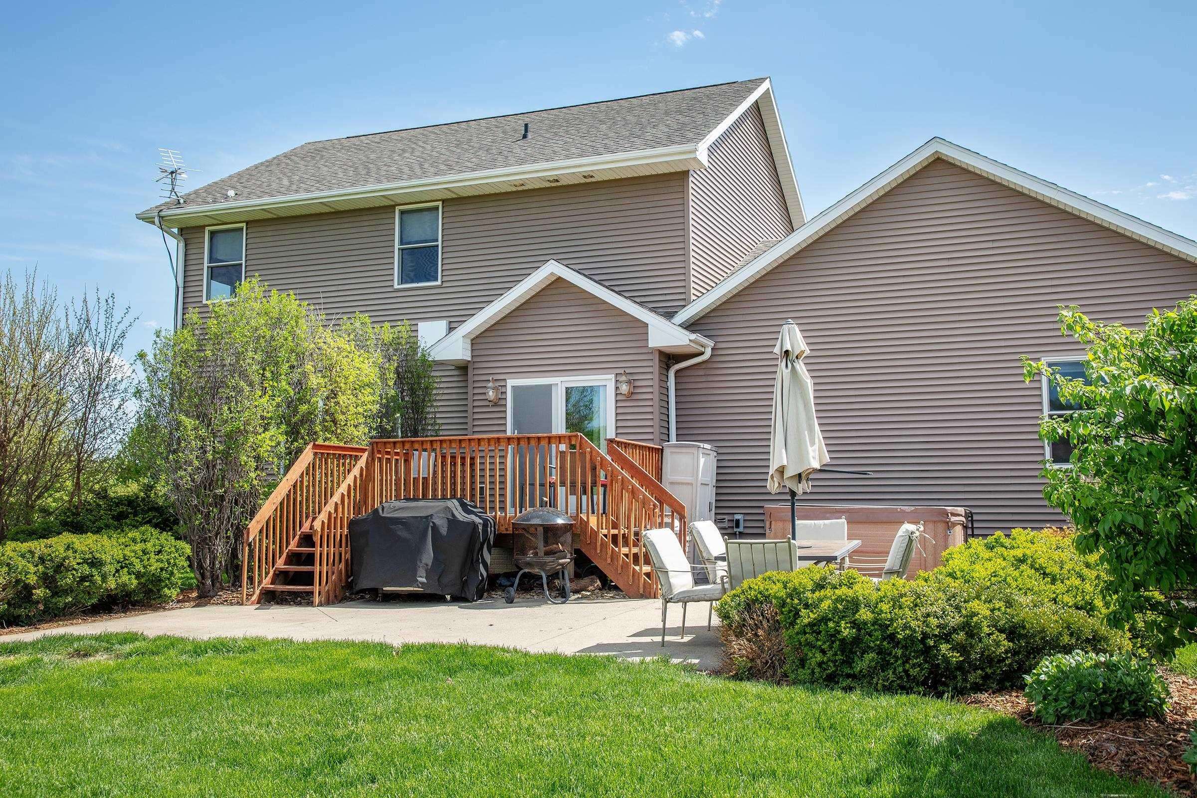 Parkersburg, IA 50665,703 4th Avenue