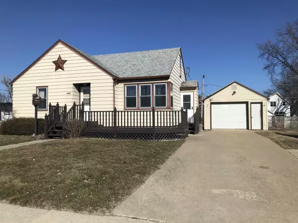 404 E Spring ST, New Hampton, IA 50659