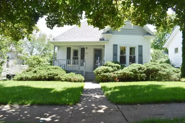 40 5th St NW -, Oelwein, IA 50662