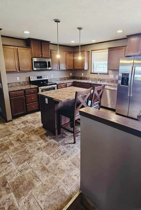 Aplington, IA 50604,10702 G Ave.