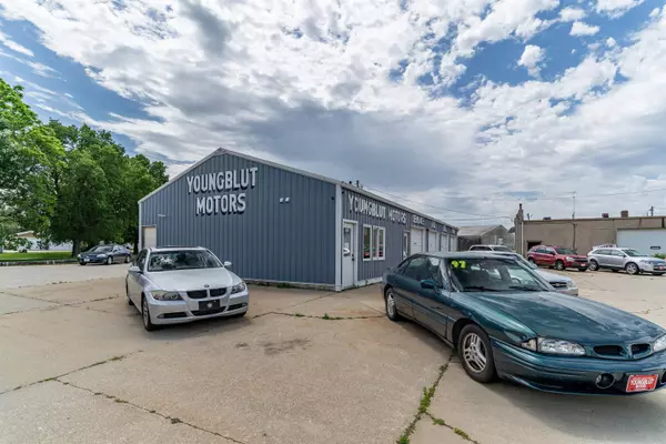 Waterloo, IA 50703,120 Vinton ST