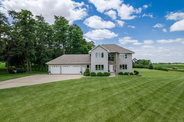 1152 Lakeview DR, Buckingham, IA 50612