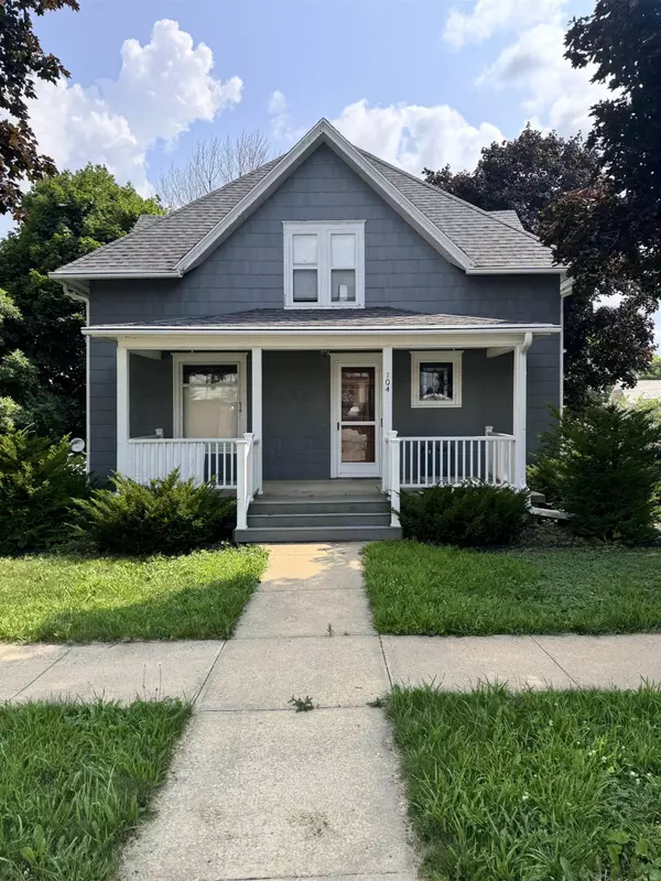 Calmar, IA 52132,104 W Clark ST