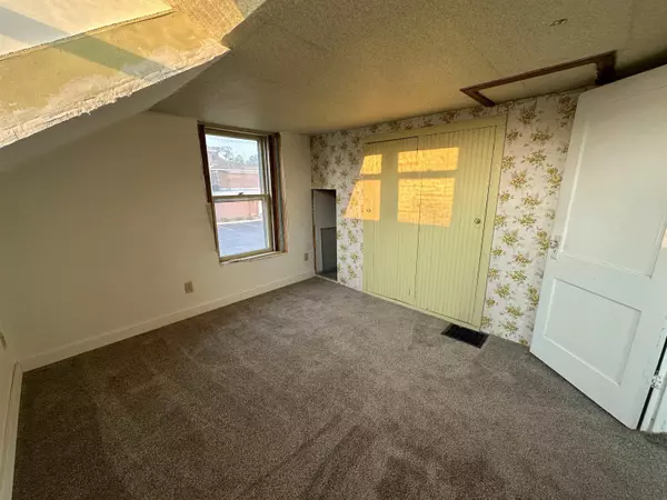 Clermont, IA 52135,205 Larrabee ST