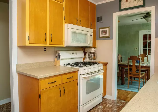 Nashua, IA 50658,709 Madison ST