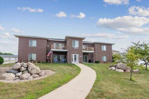 3717 Pheasant LN #3, Waterloo, IA 50701