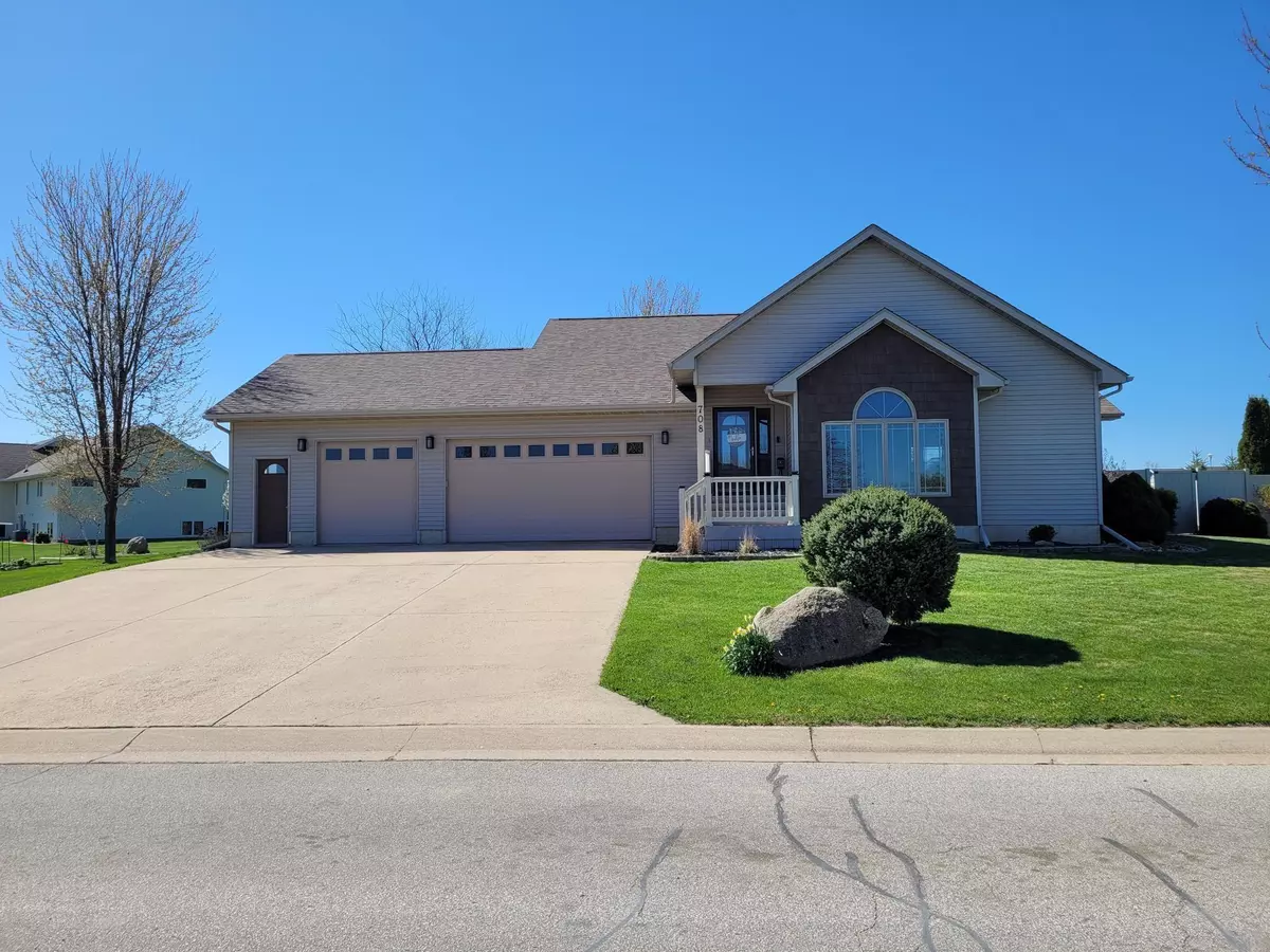 Fairbank, IA 50629,708 Front ST